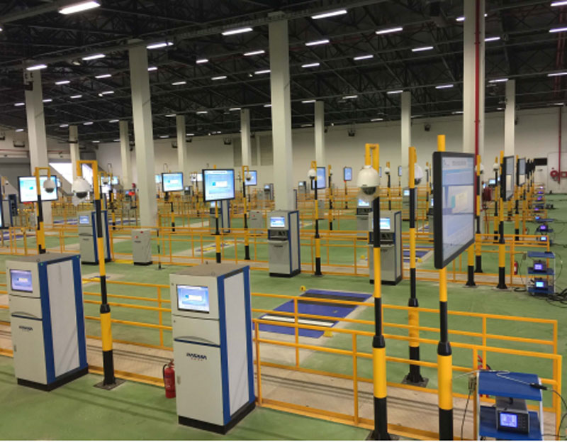 屋内, 建物, テーブル, 座る が含まれている画像
AI 生成コンテンツは誤りを含む可能性があります。